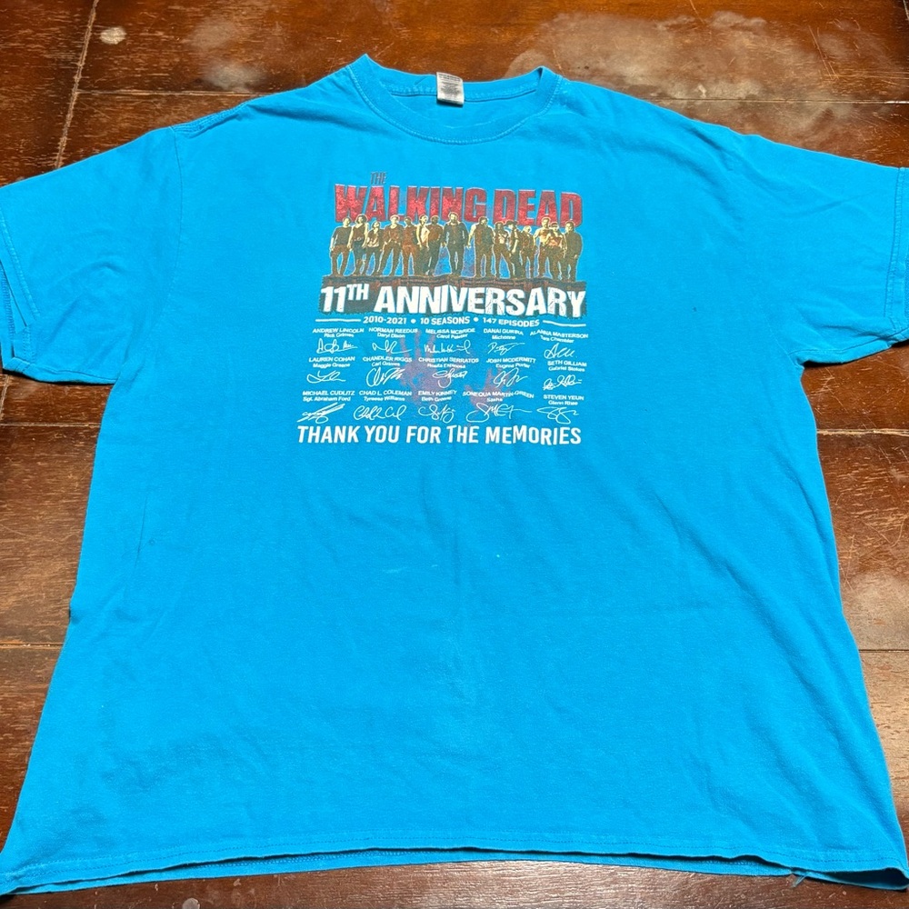 Gildan Blue The Walking Dead 11th Anniversary Tshirt RARE